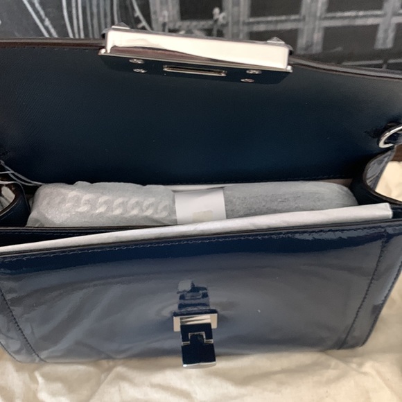 Michael Kors NWT Kinsley Medium Flap Wallet Crossbody in Navy - Picture 8 of 13